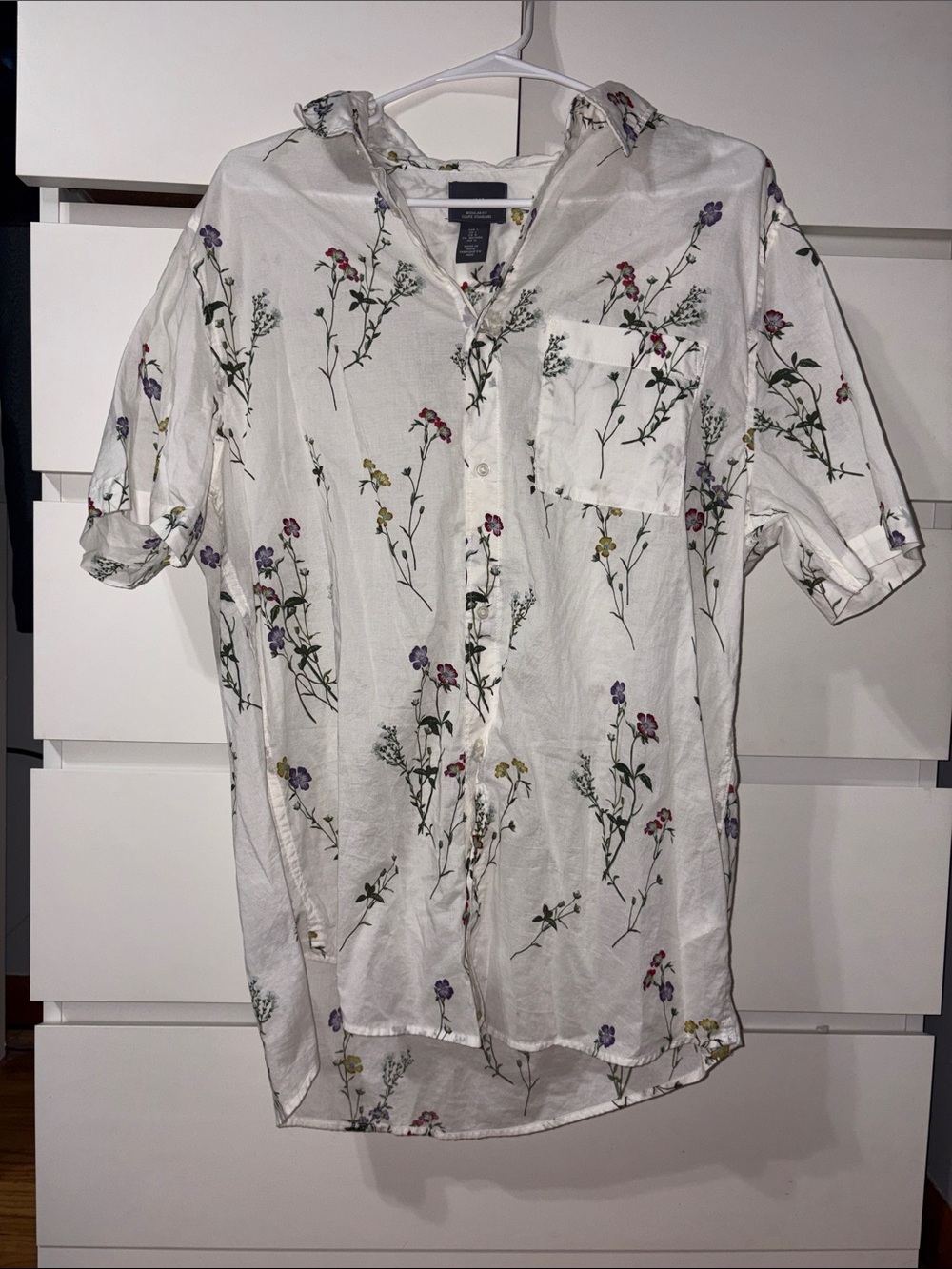 H&M White Short-Sleeve Floral Button-Down Shirt